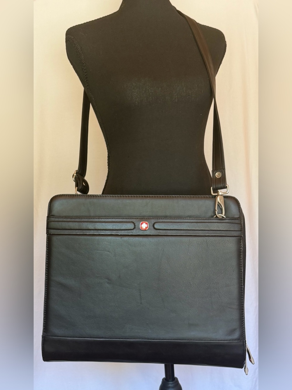 Wenger Swiss Army Expandable Briefcase Laptop Bag Crossbody Portfolio Organizer